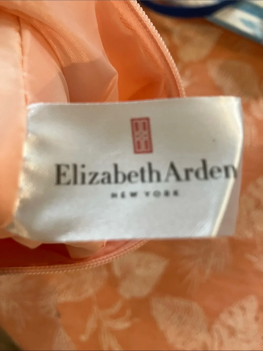 Elizabeth Arden Pearl Beige Cosmetic Pouch with Iridescent Trim
